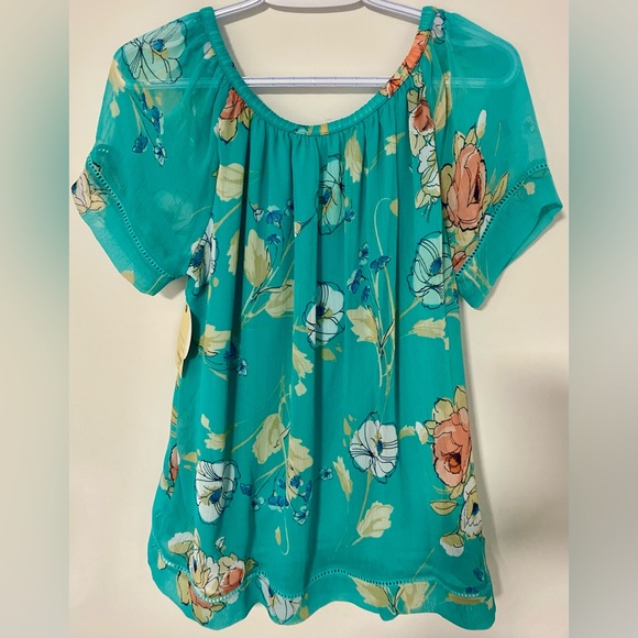 ST. JOHN’S BAY TOP - NWT - Picture 2 of 3